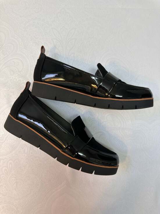 Dr. Scholl's - Picture 3 of 10